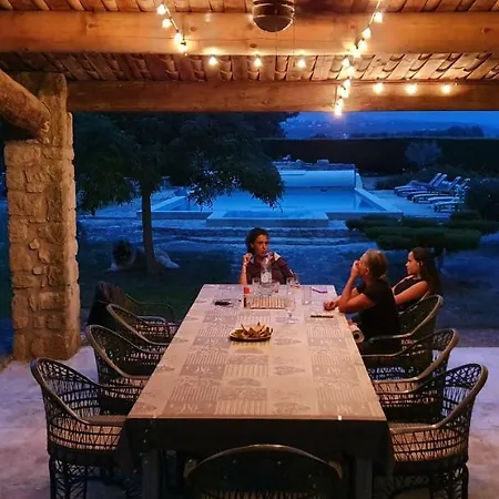 Mas Antinea Homestay